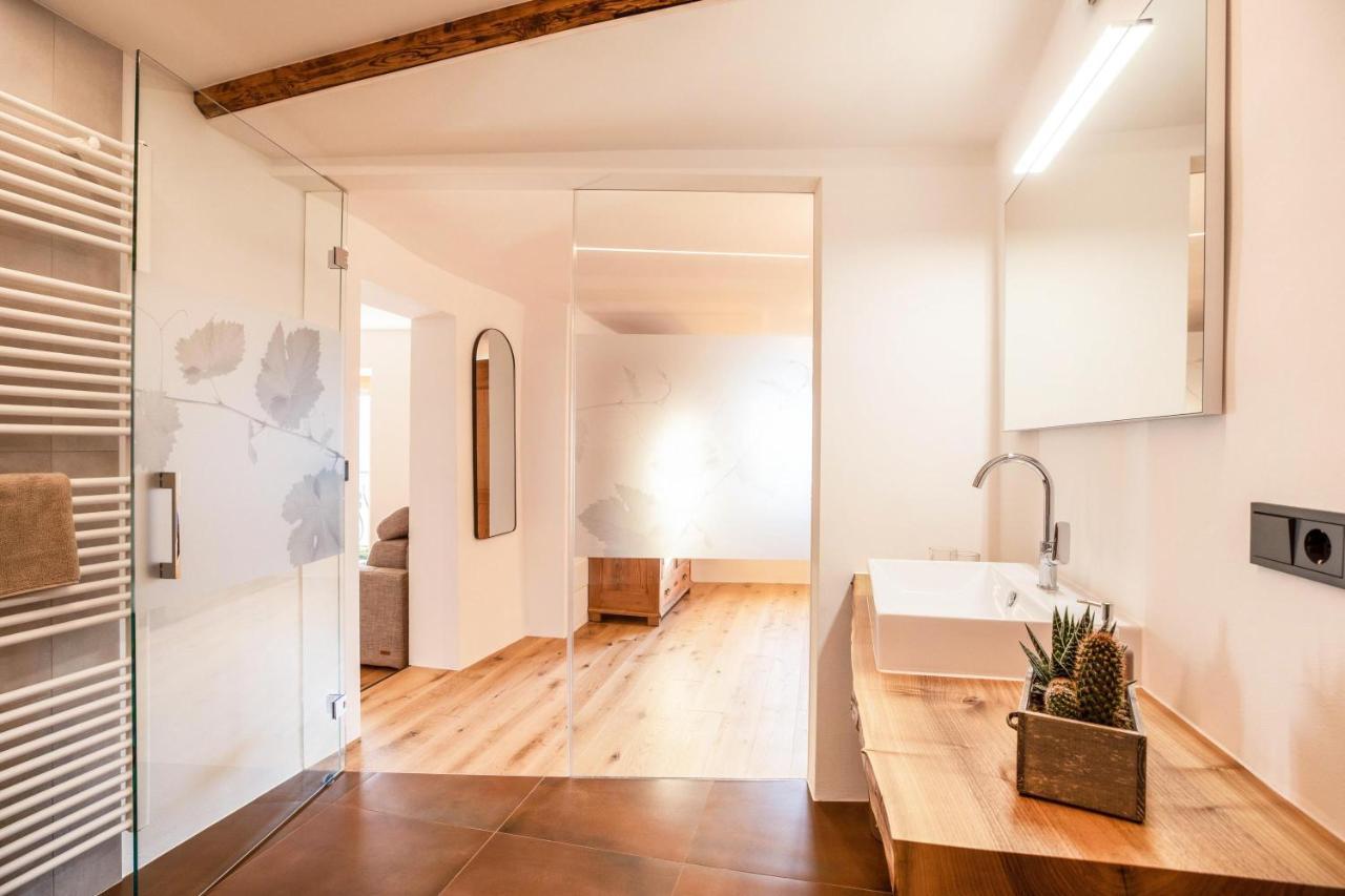 Brantenhof Ferienwohnung Vinea Cortaccia Exterior foto