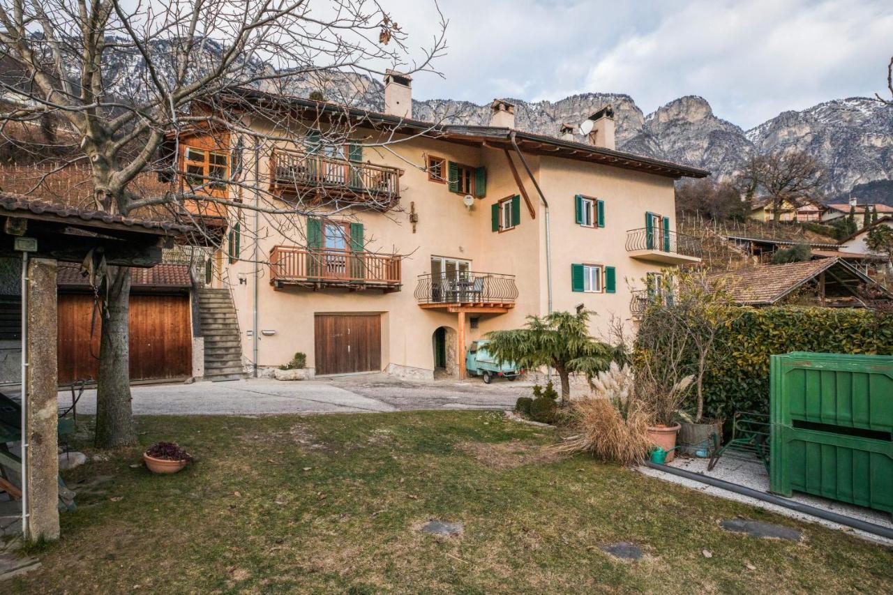 Brantenhof Ferienwohnung Vinea Cortaccia Exterior foto